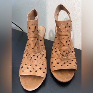 Chunky Tan Heels Size 10